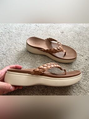 Vionics Kenji Size 10 Tan Braided Platform Shoes Thong Flip Flop SANDALS
